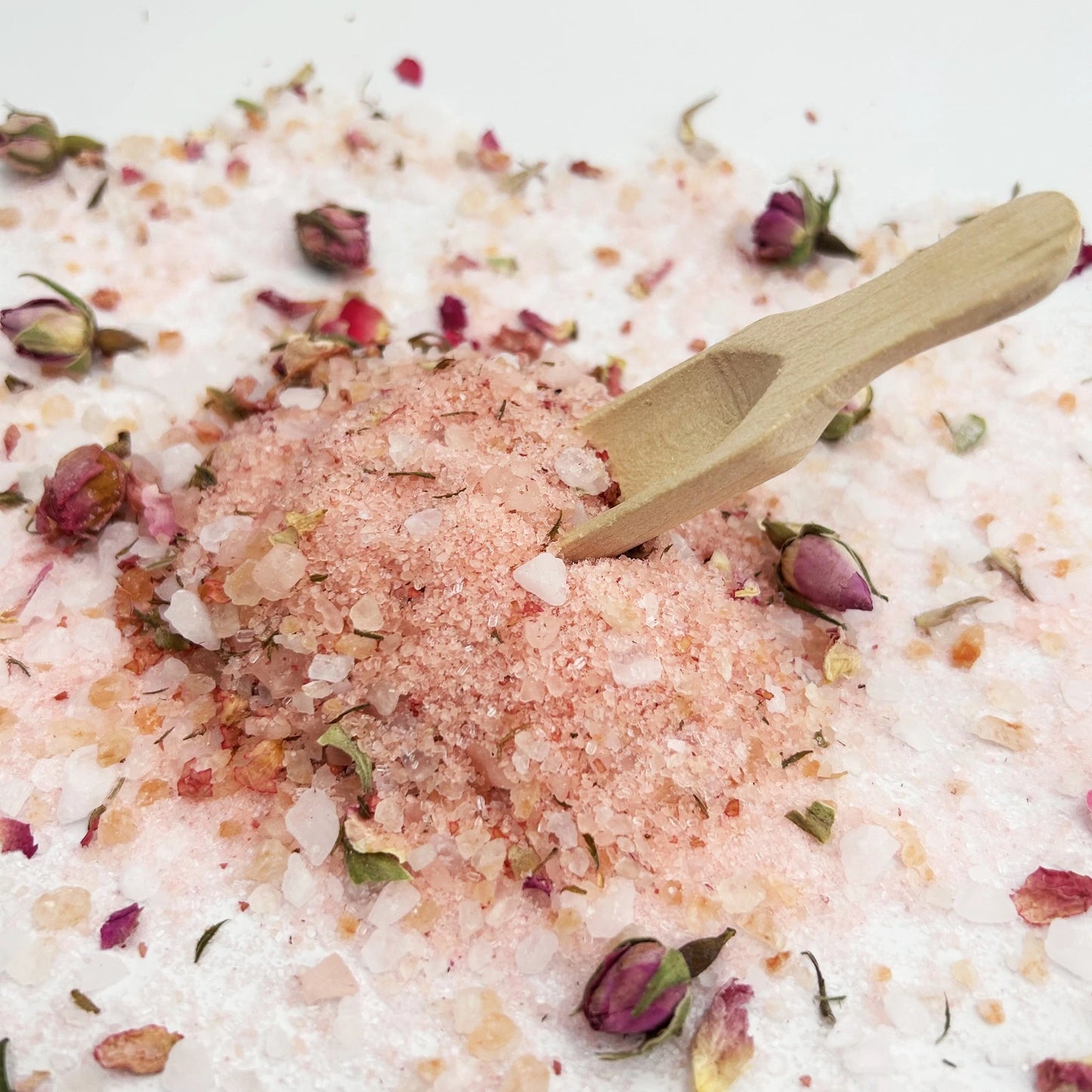 Gül Esanslı Mineral Banyo Tuzu 225 Gr