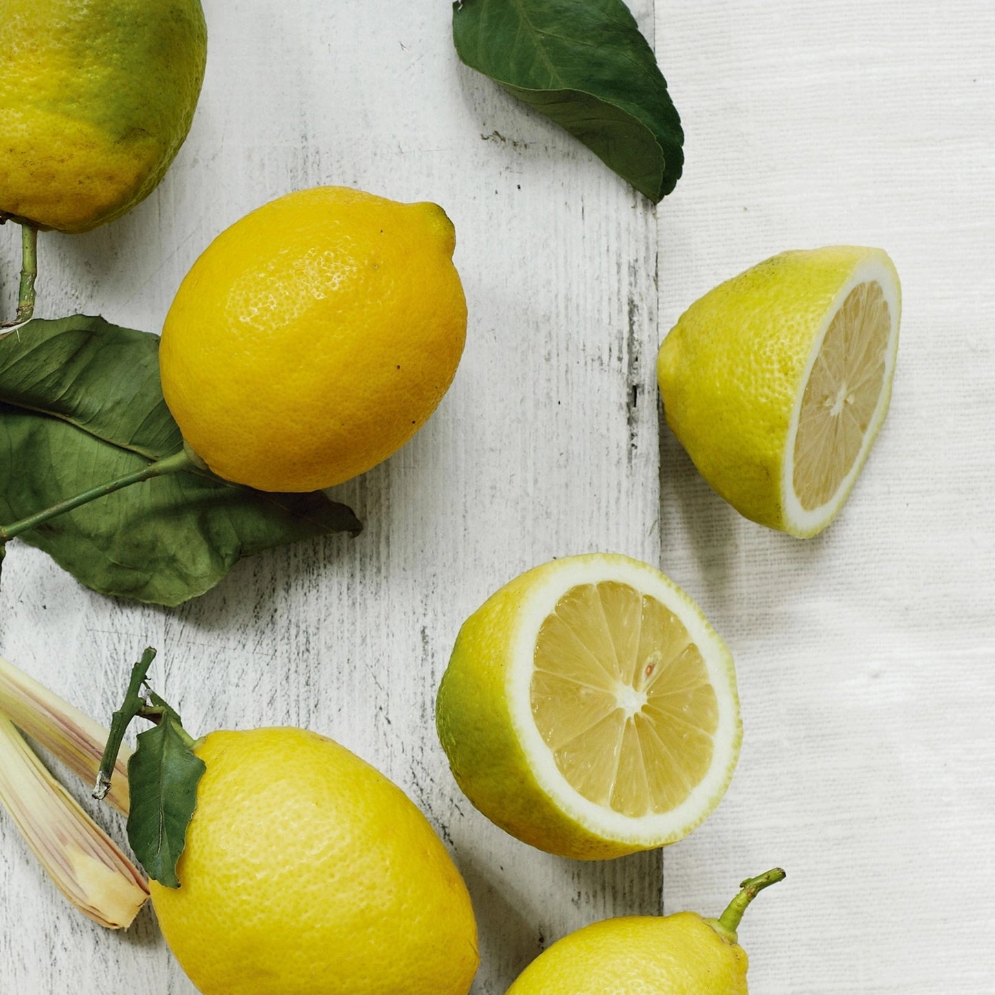 Verveine Çubuklu Oda Kokusu 120 ml – Ferahlatıcı ve Doğal Limonlu Atmosfer