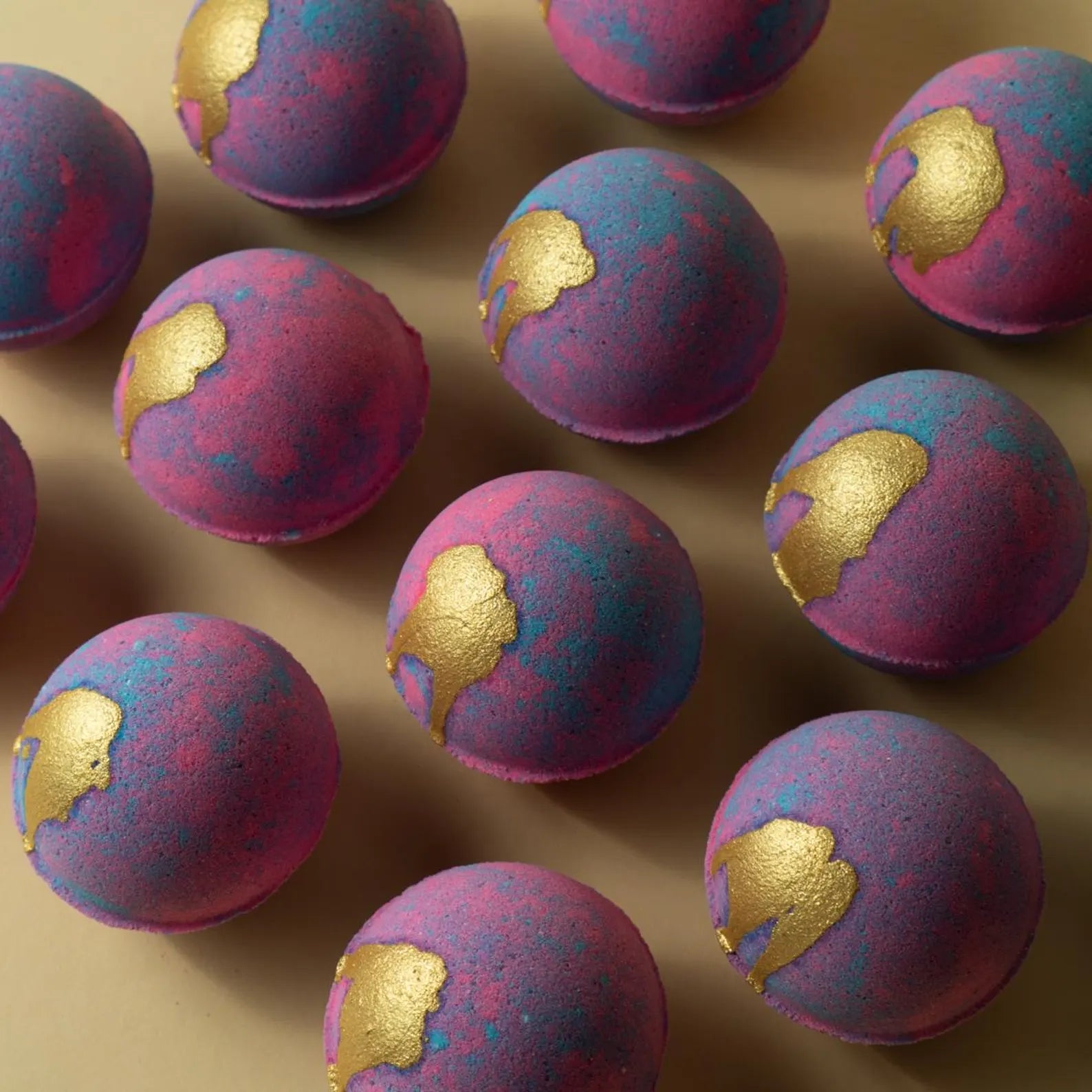 Pembe Çiçek Kokulu Dream Banyo Topu 3 Adet – Romantik ve Rahatlatıcı Banyo Deneyimi