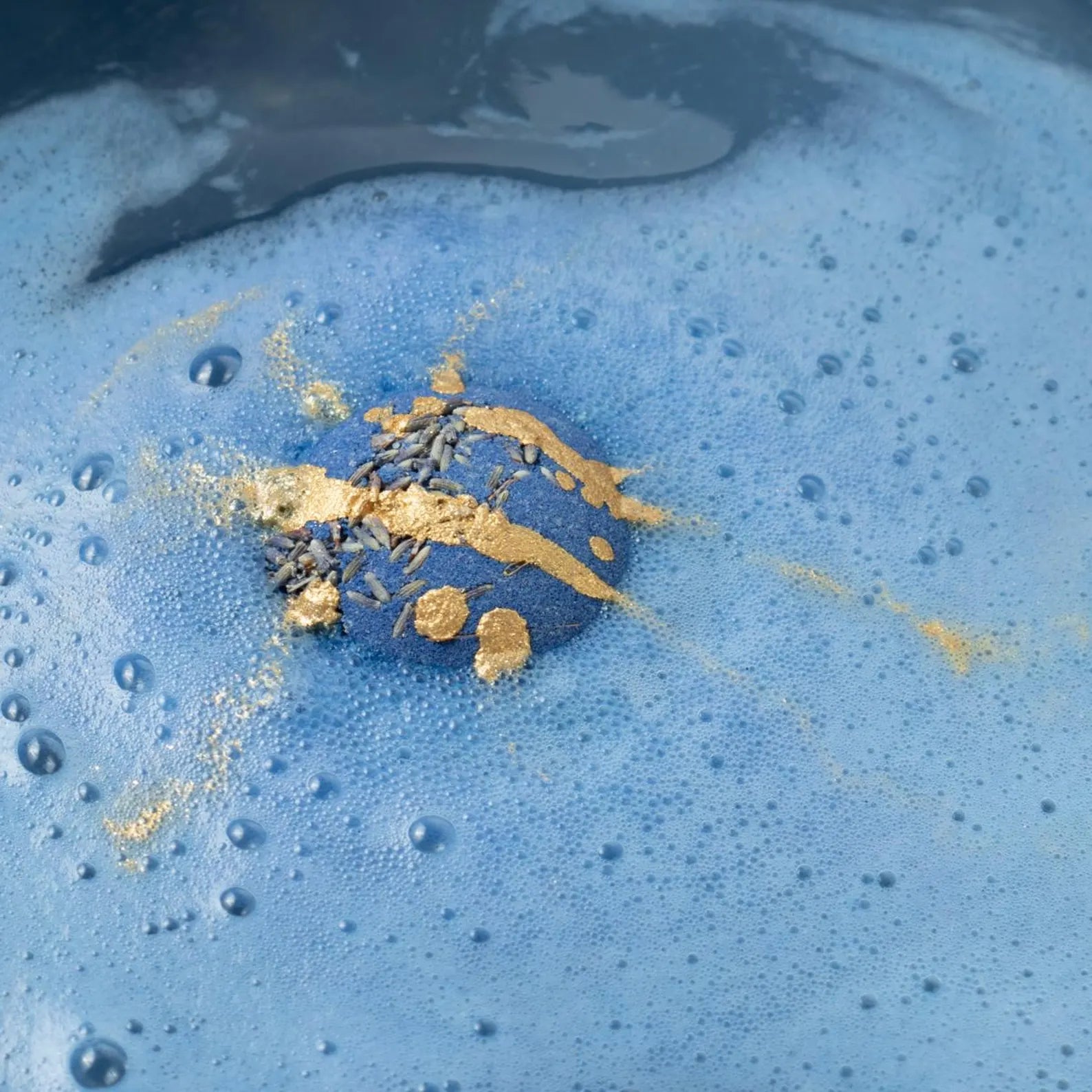 Lavanta Özlü Banyo Topu 3 Adet – Sakinleştirici ve Rahatlatıcı Banyo Deneyimi