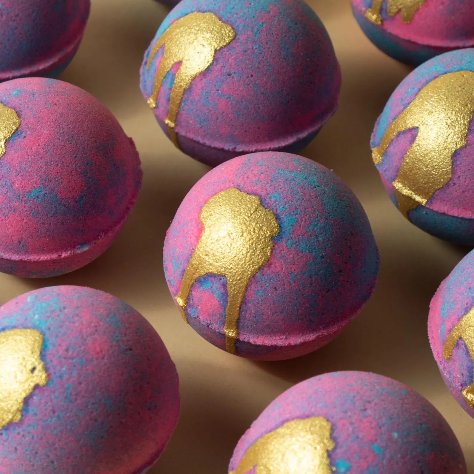 Pembe Çiçek Kokulu Dream Banyo Topu 3 Adet – Romantik ve Rahatlatıcı Banyo Deneyimi